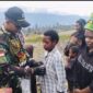 Yonif 112/Dharma Jaya yang bertugas di Pos Nume kembali menunjukkan eksistensinya dalam membantu dan meringankan beban masyarakat di wilayah penugasan. Pada Minggu (15/6/2025), 