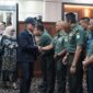 Mayor Jenderal TNI Niko Fahrizal, M.Tr.(Han)., bersama Ketua Persit Kartika Chandra Kirana Daerah Iskandar Muda, Ny. Eva Niko Fahrizal, tiba kembali di tanah air usai menunaikan ibadah haji tahun 1446 H/2025 M. Senin (23/6/25)
