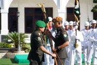 Mayor Jenderal TNI Niko Fahrizal, M.Tr.(Han)., memimpin Upacara serah Terima Jabatan dan Tradisi Satuan Pejabat Kodam IM yang diselenggarakan di Lapangan Sanggamara Makodam IM. Senin (30/6/25)