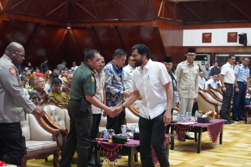 Mayor Jenderal TNI Niko Fahrizal, M.Tr.(Han)., menghadiri kegiatan Musyawarah Perencanaan Pembangunan (Musrenbang) Rencana Pembangunan Jangka Menengah Aceh (RPJMA) Tahun 2025–2029 yang diselenggarakan di Pendopo Gubernur Aceh, Rabu (9/7/2025) siang.