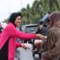 Ketua Bhayangkari cabang kota Banda Aceh, Ny.Ria Joko berprinsip dimana bumi dipijak disitu langit dijunjung sehingga sejak bertugas di Serambi Mekkah berusaha menggali apa yang menjadi tradisi yang salah satunya adalah memasak bubur Asyura di bulan Muharam .