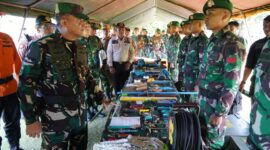  Mayor Jenderal TNI Niko Fahrizal, M.Tr.(Han), memimpin secara langsung Apel Gelar Batalyon Komposit Pasukan Reaksi Cepat Penanggulangan Bencana (PRCPB) Selasa (22/7/25)