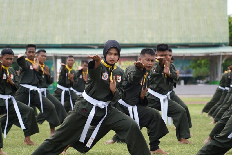 Sebanyak 274 prajurit dari berbagai satuan di bawah jajaran Komando Daerah Militer Iskandar Muda   latihan intensif Pencak Silat Militer  