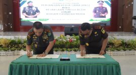 Mayor Jenderal TNI Niko Fahrizal, M.Tr.(Han), dan Kepala Kejaksaan Tinggi Aceh Bapak Yudi Triadi, S.H., M.H, serta disaksikan oleh para pejabat utama dari Kodam IM maupun Kejati Aceh. Kamis (24/7/25)