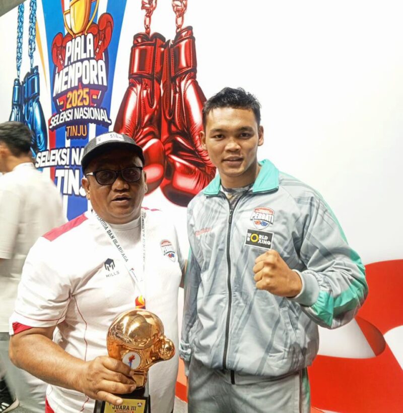 Petinju muda asal Aceh, Teuku Daffa, sukses mengharumkan nama daerahnya dengan meraih medali perunggu pada ajang Seleksi Nasional (Seleknas) Tinju Piala Menpora 2025 yang digelar di Hall Basket Gelora Bung Karno (GBK), Jakarta Pusat. (26/7/2025).
