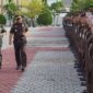 Mayor Jenderal TNI Niko Fahrizal, M.Tr.(Han), memimpin langsung Apel Gelar Kesiapan Pengamanan Kejaksaan Tinggi (Kejati) dan Kejaksaan Negeri (Kejari) se-wilayah Aceh, yang berlangsung di Lapangan Upacara kantor Kejaksaan  Kamis (24/7/2025)