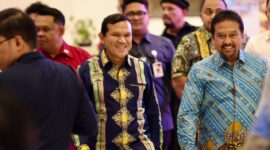 Keterangan foto: Wakil Gubernur Aceh, Fadhlullah, S.E., memberi sambutan sekaligus menutup Musda II Perhimpunan Hotel dan Restoran Indonesia BPD Aceh tahun 2025, di Hotel Hermes Palace, Senin, 11/8/2025. Foto : Ist.