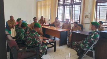 Tingkatkan Kerjasama Yang Baik, Babinsa Komsos Bersama Perangkat Camat Putri Betung