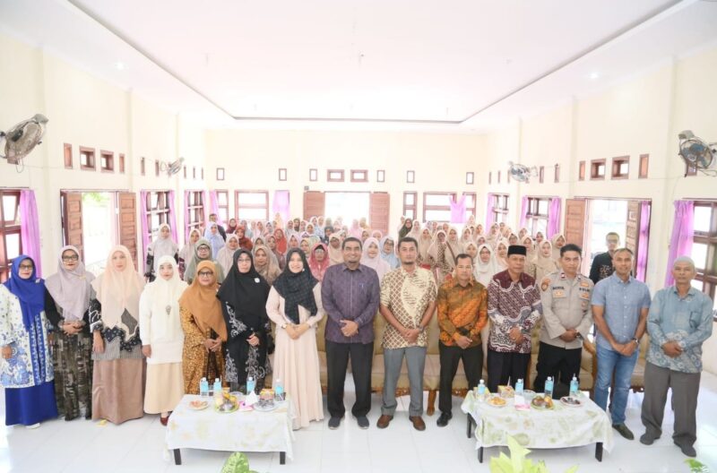 Kakankemenag Aceh Besar Buka Seminar Pendidikan di MIN 29 Aceh Besar
