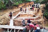  TNI Manunggal Membangun Desa (TMMD) ke-125 yang dilaksanakan oleh Kodim 0109/Aceh Singkil. Salah satu Sasaran Fisiknya adalah Pembangunan jembatan penghubung antar Desa Siompin dan Desa Sirimomungkur,
Senin (4/8/25).