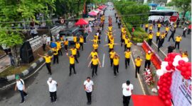  Dalam rangka menyemarakkan HUT Kemerdekaan Republik Indonesia ke-80, Polresta Banda Aceh menggelar kegiatan olahraga bersama masyarakat pada Minggu pagi (10/8/2025).