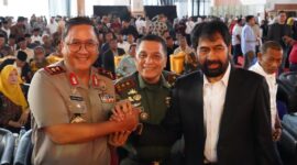 Mayor Jenderal TNI Niko Fahrizal, M.Tr.(Han)., menghadiri acara peringatan 20 tahun Hari Damai Aceh yang berlangsung khidmat di Bale Meuseraya Aceh (BMA), Jumat (15/8/2025). 