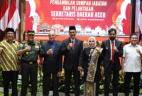 Mayor Jenderal TNI Niko Fahrizal, M.Tr.(Han)., menghadiri acara Pengambilan Sumpah Jabatan dan Pelantikan Sekretaris Daerah (Sekda) Aceh, M. Nasir, S.I.P., M.P.A., yang dipimpin langsung oleh Gubernur Aceh Muzakir Manaf di Gedung Anjong Mon Mata, Kompleks Pendopo Gubernur Aceh,Jumat (15/8/2025) sore.