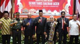 Mayor Jenderal TNI Niko Fahrizal, M.Tr.(Han)., menghadiri acara Pengambilan Sumpah Jabatan dan Pelantikan Sekretaris Daerah (Sekda) Aceh, M. Nasir, S.I.P., M.P.A., yang dipimpin langsung oleh Gubernur Aceh Muzakir Manaf di Gedung Anjong Mon Mata, Kompleks Pendopo Gubernur Aceh,Jumat (15/8/2025) sore.