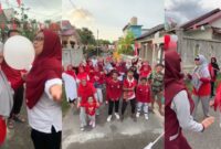 memperingati Hari Ulang Tahun (HUT) Kemerdekaan Republik Indonesia ke-80 tahun 2025, warga Komplek Meusara Agung, Desa Gue Gajah, Kecamatan Darul Imarah, Kabupaten Aceh Besar, menggelar berbagai perlombaan yang berlangsung meriah di Lorong Tomat Dua.