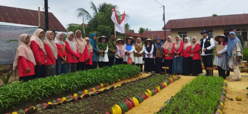 Foto Bersama,Tim Kecamatan, KWT Bijeh Beutomoh dan KWT Timoh Beusare, 