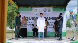 Langgar Syariat, Pelaku Mesum dan Judi Dicambuk di Aceh Besar