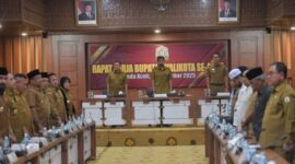 Gubernur Aceh Membuka dan Memimpin Rapat Kerja Bupati dan Wali Kota se-Aceh 2025