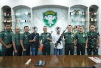 Pangdam Iskandar Muda Terima penyerahan tiga pucuk Senjata Api Sisa Konflik dari masyarakat Foto: Humas Kodam
