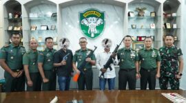 Pangdam Iskandar Muda Terima penyerahan tiga pucuk Senjata Api Sisa Konflik dari masyarakat Foto: Humas Kodam