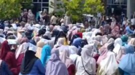 Aksi Protes Ratusan Nakes RSUDZA: Pertanyakan Pemotongan Jasa Medis Sepihak