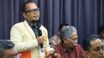 *Sekretaris Umum DPW PKS Aceh, Kasibun Daulay bersama Ketua Harian Kompolnas Irjen Pol (Purn) Arief Wicaksono