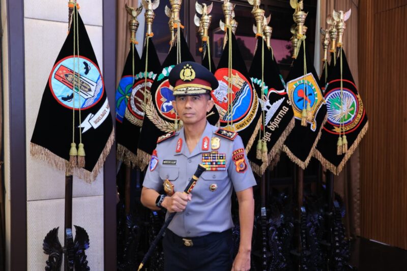  Jenderal (Irjen) Polisi. Kenaikan pangkat setingkat lebih tinggi itu diberikan setelah upacara Korps Raport yang dipimpin langsung oleh Kapolri Jenderal Polisi Listyo Sigit Prabowo di Rupatama Mabes Polri, Jumat, 12 September 2025.