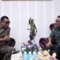 Mayor Jenderal TNI Joko Hadi Susilo, S.I.P., melaksanakan silaturahmi dengan Kepala Kejaksaan Tinggi (Kajati) Aceh, Yudi Triadi, S.H., M.H., bertempat di Kantor Kejaksaan Tinggi Aceh, Desa Lamcot, Kecamatan Darul Imarah, Aceh Besar, Selasa (16/9/2025).