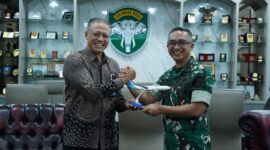 Mayor Jenderal TNI Joko Hadi Susilo, S.I.P., menerima audiensi dari General Manager Garuda Indonesia Aceh, Bapak Nano Setiawan beserta rombongan di ruang kerja  Jum’at (19/09/2025).
