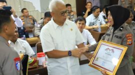 Atas kiprahnya itu, Aipda Rosita Rahayu mendapatkan piagam penghargaan dari Kompolnas. Penghargaan atas jasanya dalam perdamaian Aceh itu diserahkan langsung oleh Ketua Harian Kompolnas Drs. Arief Wicaksono di Aula Machdum Sakti Polda Aceh pada Selasa, 23 September 2025.