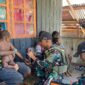 Letda Inf Safi'i Tanjung yang ikut serta dalam pengobatan gratis dan pembagian Sargal mengungkapkan
“TNI hidup bersama masyarakat dan tugas pokok kami untuk selalu bisa membantu dan hadir membawa senyuman bagi masyarakat ditengah kesulitan