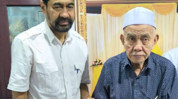 Abuya Syeh H.Amran Waly Al-Khalidi dikukuhkan sebagai Wali Agama Aceh