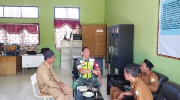 Babinsa Jalin Silaturahmi Dengan Guru Sekolah 