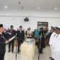 Sebanyak 81 keuchik terpilih dari delapan kecamatan  mengucap sumpah jabatan di hadapan Bupati Pidie Jaya, H. Sibral Malasyi, MA., S.Sos., ME, didampingi Wakil Bupati Hasan Basri, ST., MM. Kamis(23/10/2025).foto.ist