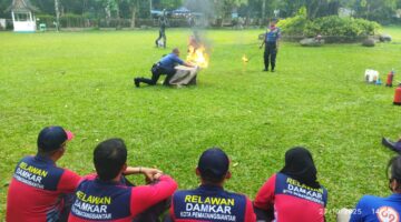 Puluhan Relawan Damkar Ikuti Pembinaan dan Pelatihan Keterampilan Pemadam Api