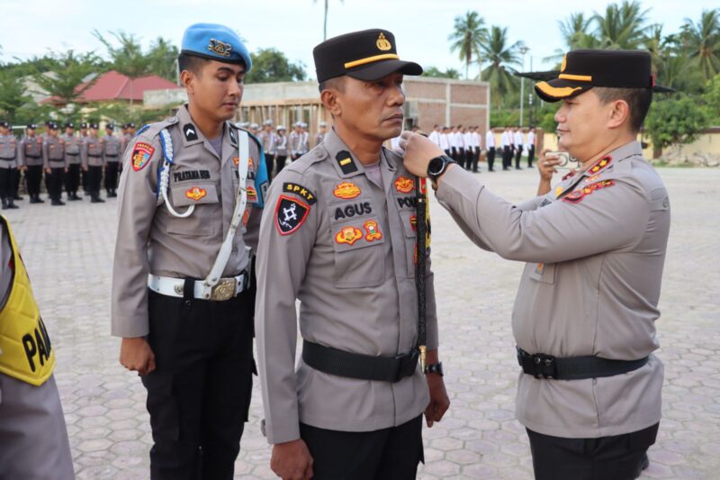 Kapolres Pidie Jaya AKBP Ahmad Faisal Pasaribu, S.H., S.I.K., M.H., memimpin apel pengukuhan jabatan Pamapta SPKT Polres Pidie Jaya di Lapangan Mapolres, Senin (27/10/2025)foto.Ist