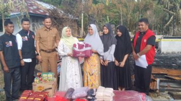 Istri Bupati Aceh Utara Serahkan Bantuan untuk Korban Kebakaran di Tanah Jambo Aye