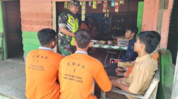 Berikan Materi Wasbang, Babinsa Koramil 09/Putri Betung Kenalkan Nilai-Nilai Pancasila Pada Siswa Siswi SMAN 1 PB