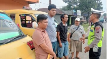 Sat Lantas Polres Belawan Edukasi Supir Angkot Lewat Program “Polantas Menyapa”
