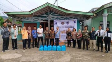 Lapas Padangsidimpuan Gelar Jumat Berkah: 40 Paket Makanan Dibagikan kepada Warga Sekitar