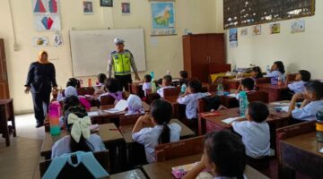 Sat Lantas Polres Pelabuhan Belawan Ajak Anak-anak Tertib Lalu Lintas Lewat Polisi Sahabat Anak