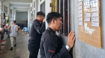 Staf Pengamanan Lapas Padangsidimpuan Intensifkan Kontrol Kamar Hunian untuk Antisipasi Gangguan Kamtib Dan Tegakkan Tata Tertib
