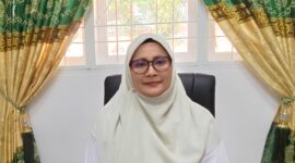 Kepala Sekolah Rakyat Terpadu 26 Pidie Jaya, Dewi Juliana, S.Pd, (08/10/2025) foto.dok TLii.