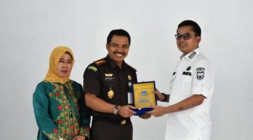 Suasana Haru Penuh Kehangatan Warnai Lepas Sambut Kepala Kejaksaan Negeri Langsa