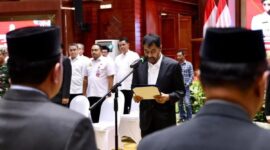 Gubernur Aceh H. Muzakir Manaf melantik dan mengambil sumpah 9 pejabat eselon II di lingkungan Pemerintah Aceh serta 3 Deputi Badan Pengusahaan Kawasan Sabang (BPKS).
Acara pelantikan berlangsung khidmat di Anjong Mon Mata, Banda Aceh, Jumat (10/10/2025).