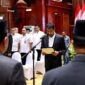 Gubernur Aceh H. Muzakir Manaf melantik dan mengambil sumpah 9 pejabat eselon II di lingkungan Pemerintah Aceh serta 3 Deputi Badan Pengusahaan Kawasan Sabang (BPKS).
Acara pelantikan berlangsung khidmat di Anjong Mon Mata, Banda Aceh, Jumat (10/10/2025).
