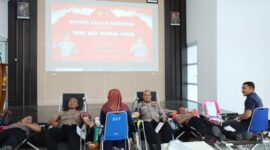  Polres Aceh Besar menggelar Bhakti Kesehatan Donor Darah bertempat di Aula Satya Haprabu Polres Aceh Besar, Rabu (22/10/2025) 
