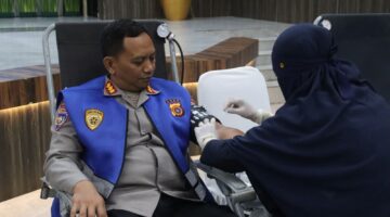 Hari Jadi ke-74 Humas Polri Tahun 2025, Polda Aceh menggelar kegiatan donor darah di Aula Presisi, Rabu, 22 Oktober 2025. Dalam aksi sosial ini, Polda Aceh berhasil mengumpulkan 719 kantong darah