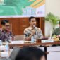 Sekretaris Daerah Aceh, M. Nasir, S.IP., MPA., bersama Kasatgas Koordinasi dan Supervisi Wilayah I KPK-RI, Harun Hidayat, memimpin Rapat Koordinasi Monitoring dan Evaluasi MCP Pemerintah Aceh yang diikuti para Kepala Biro dan SKPA, di Ruang Rapat Potda I, Kamis (23/10/2025).