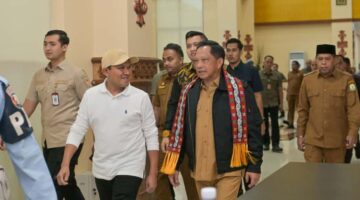 Wagub Aceh Sambut Kedatangan Mendagri Tito Karnavian di Bandara SIM